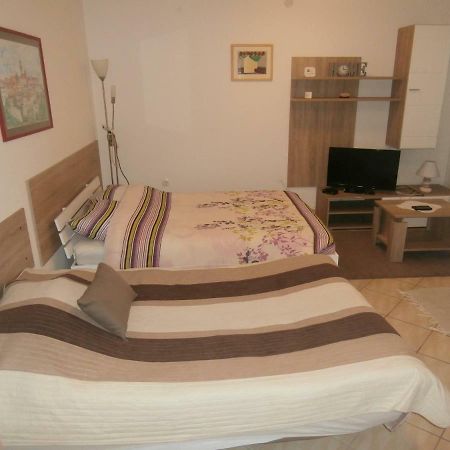 Apartment Gabi Labin  Bagian luar foto