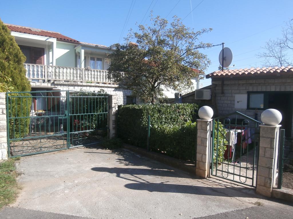 Apartment Gabi Labin  Bagian luar foto